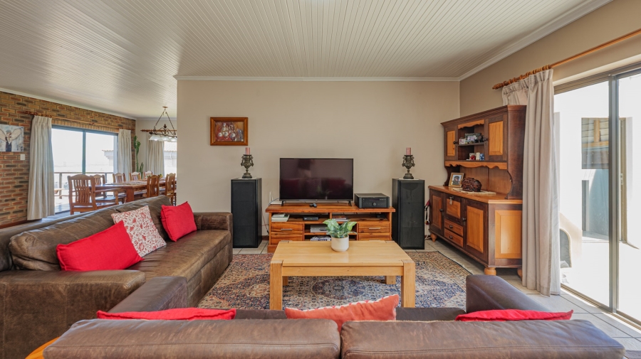 4 Bedroom Property for Sale in Struisbaai Western Cape